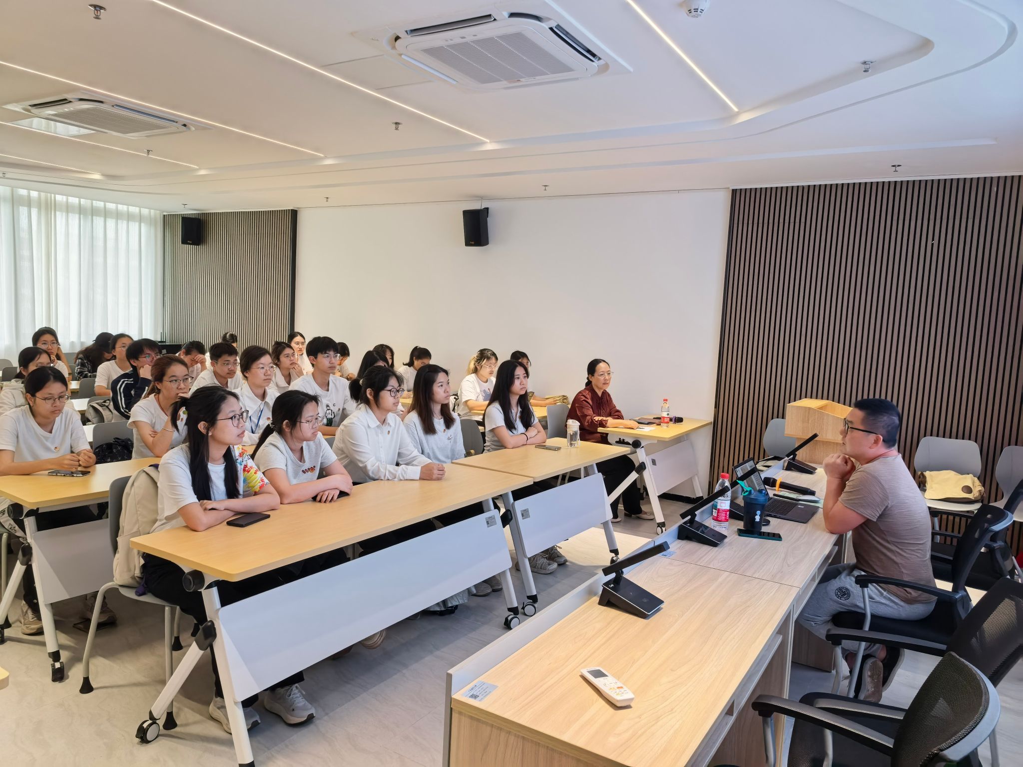 英国上市公司365