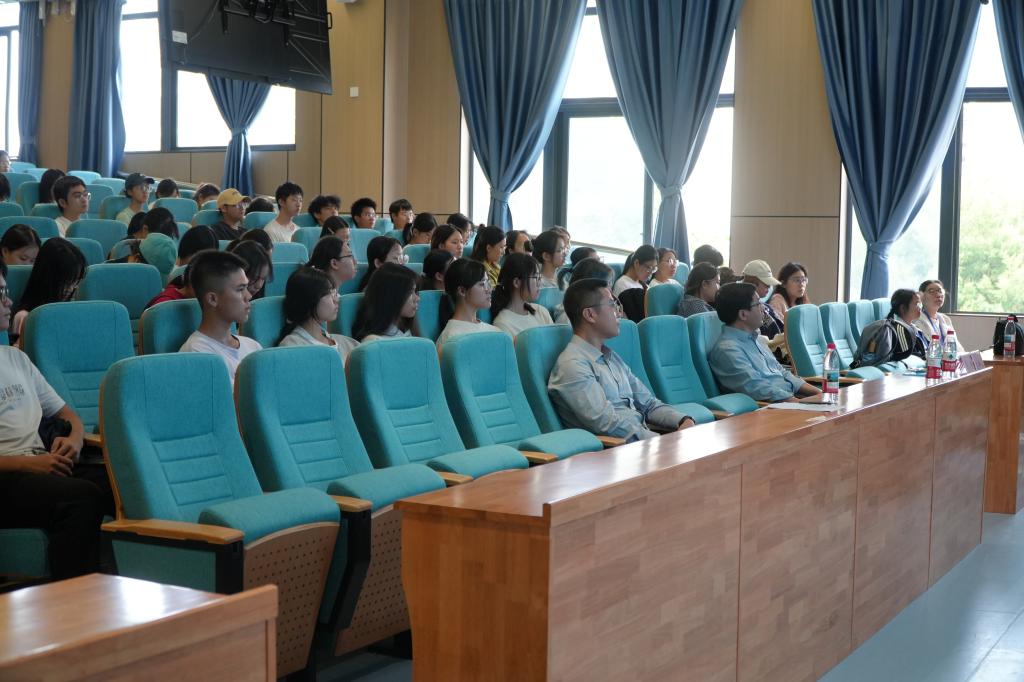 英国上市公司365